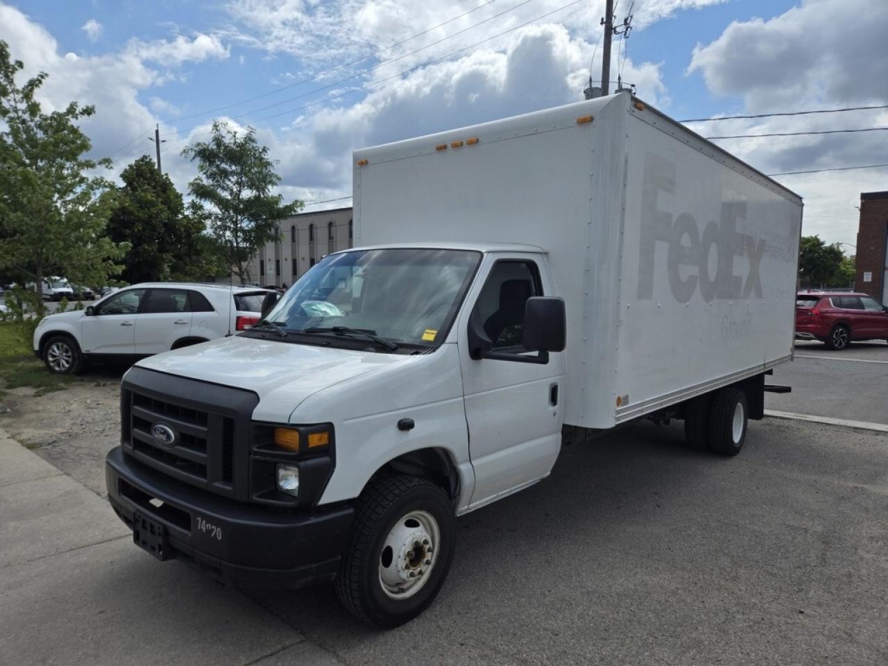 2016 Ford E-450 18Ft Box - Ramp - V8 Gasoline - CERTIFIED Photo