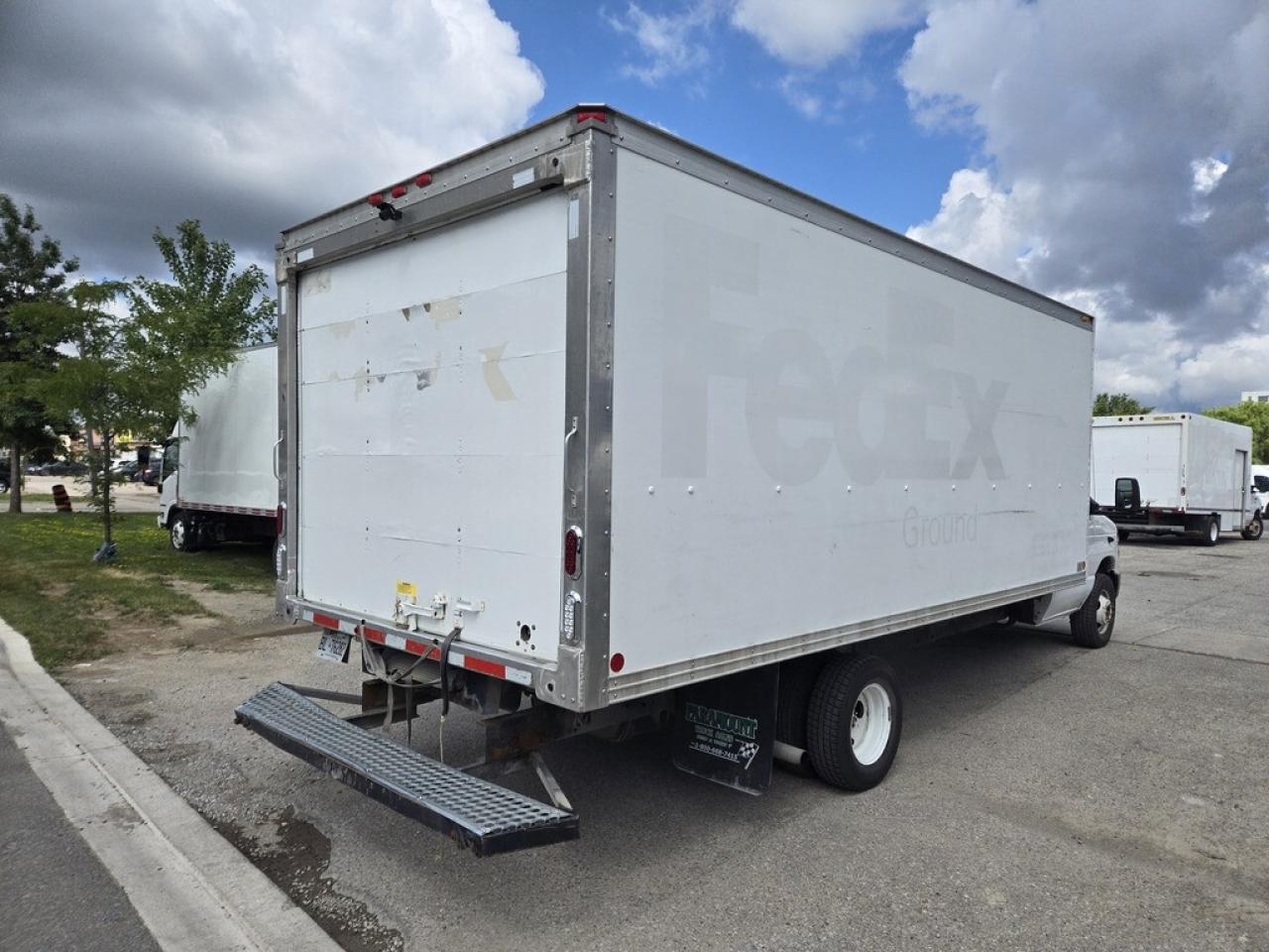 2016 Ford E-450 18Ft Box - Ramp - V8 Gasoline - CERTIFIED Photo