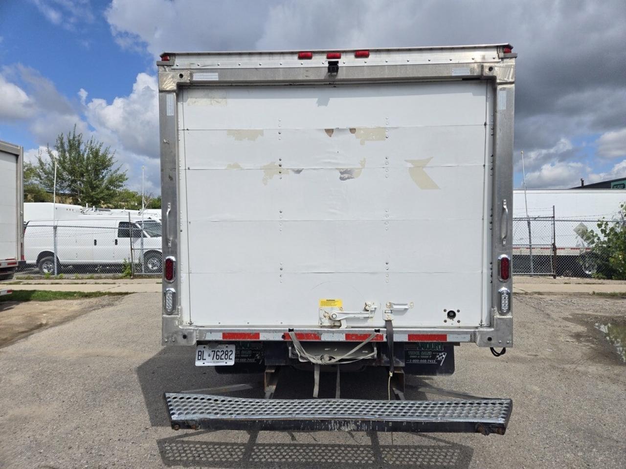 2016 Ford E-450 18Ft Box - Ramp - V8 Gasoline - CERTIFIED Photo