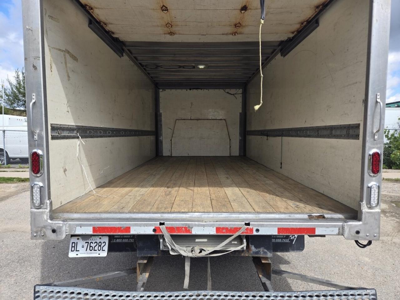 2016 Ford E-450 18Ft Box - Ramp - V8 Gasoline - CERTIFIED Photo