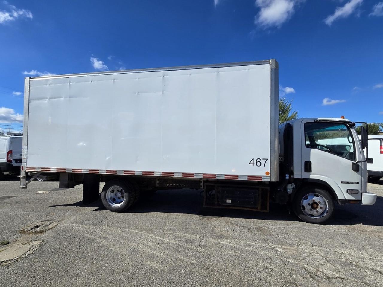 2019 Isuzu NRR NRR 20Ft - Lift Gate - Diesel - 98Wide Box Photo4