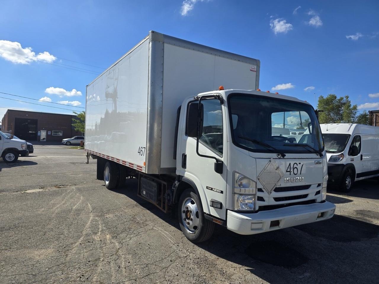2019 Isuzu NRR NRR 20Ft - Lift Gate - Diesel - 98Wide Box Photo