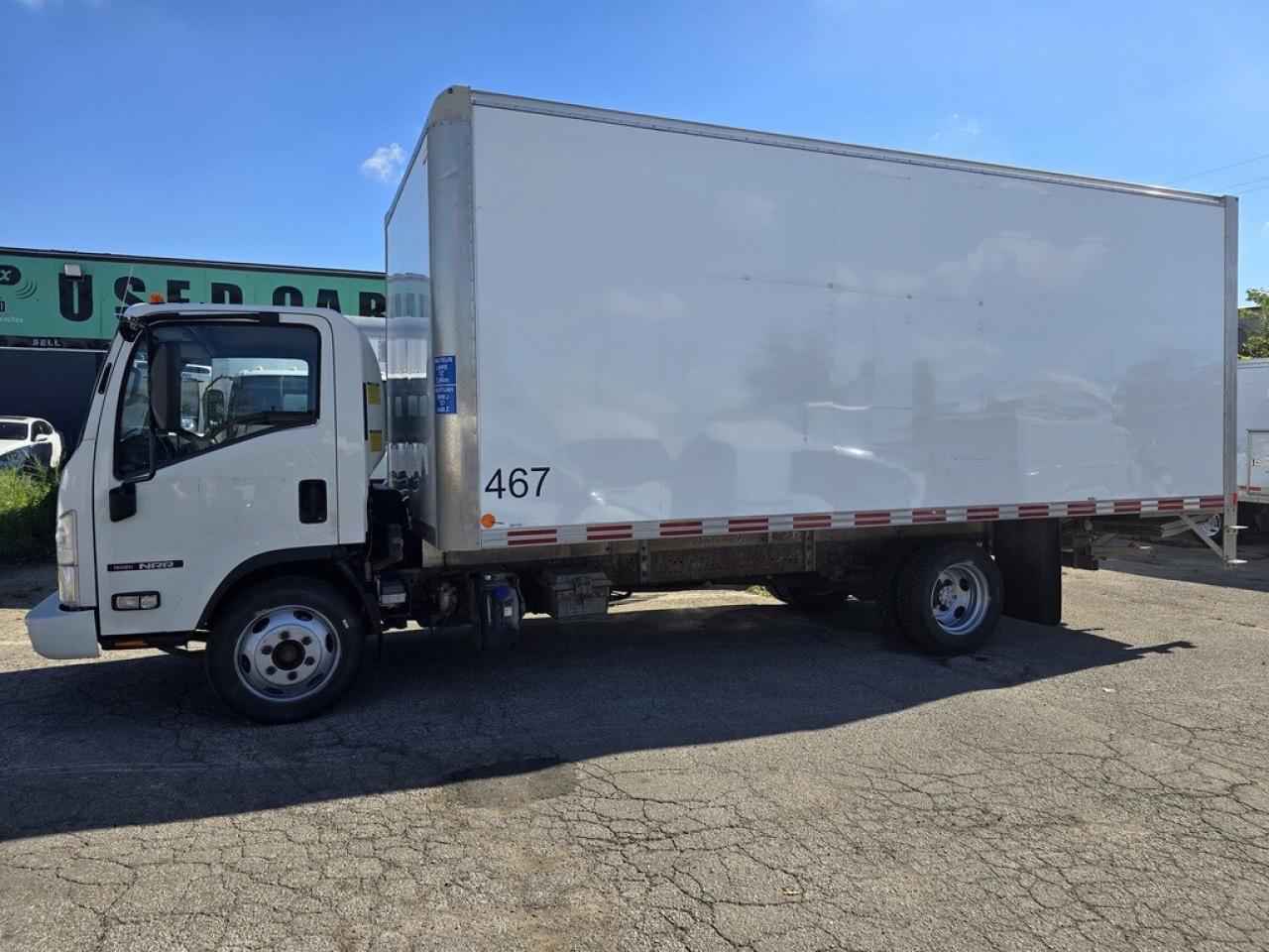2019 Isuzu NRR NRR 20Ft - Lift Gate - Diesel - 98Wide Box Photo