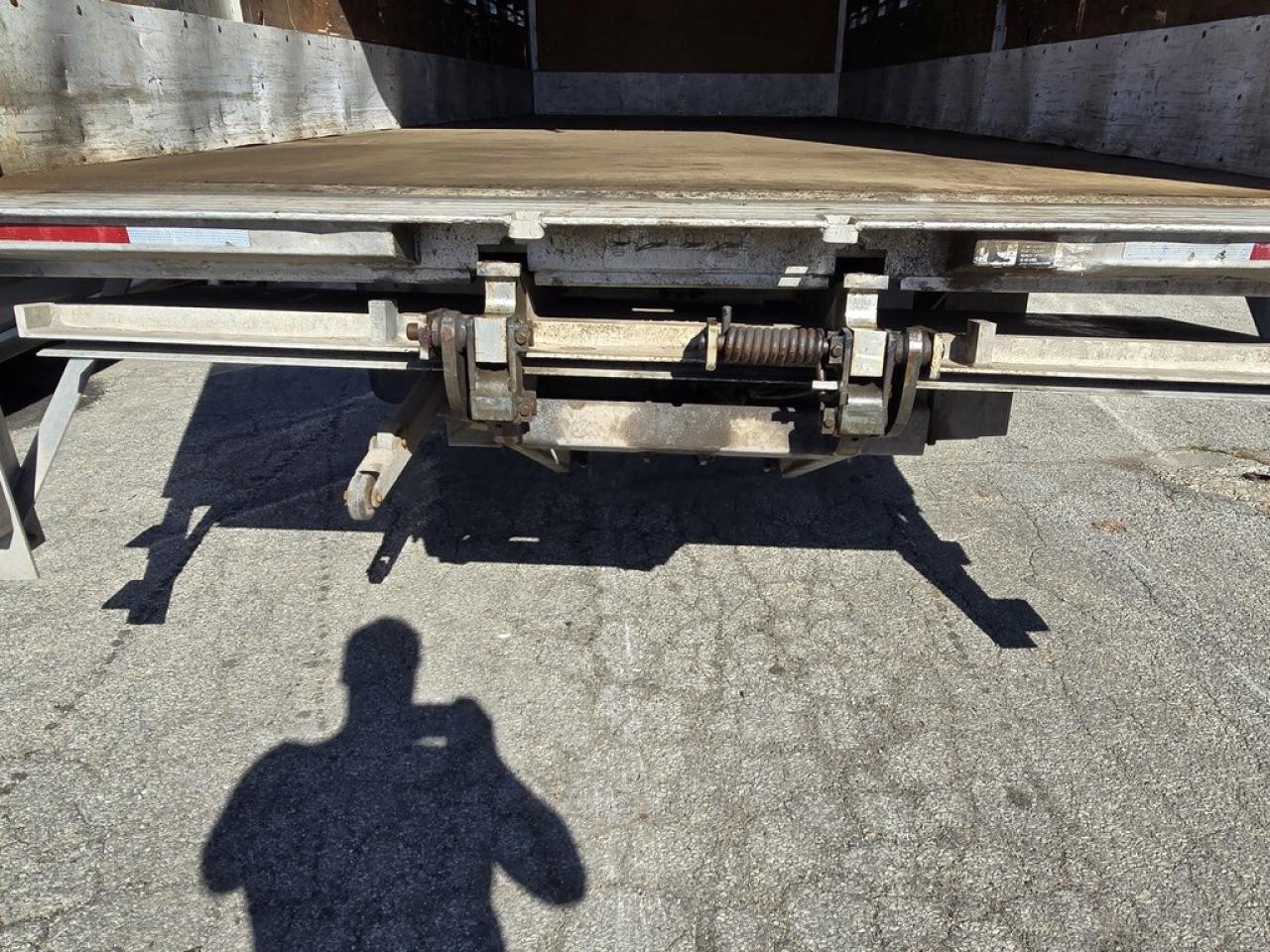 2019 Isuzu NRR NRR 20Ft - Lift Gate - Diesel - 98Wide Box Photo