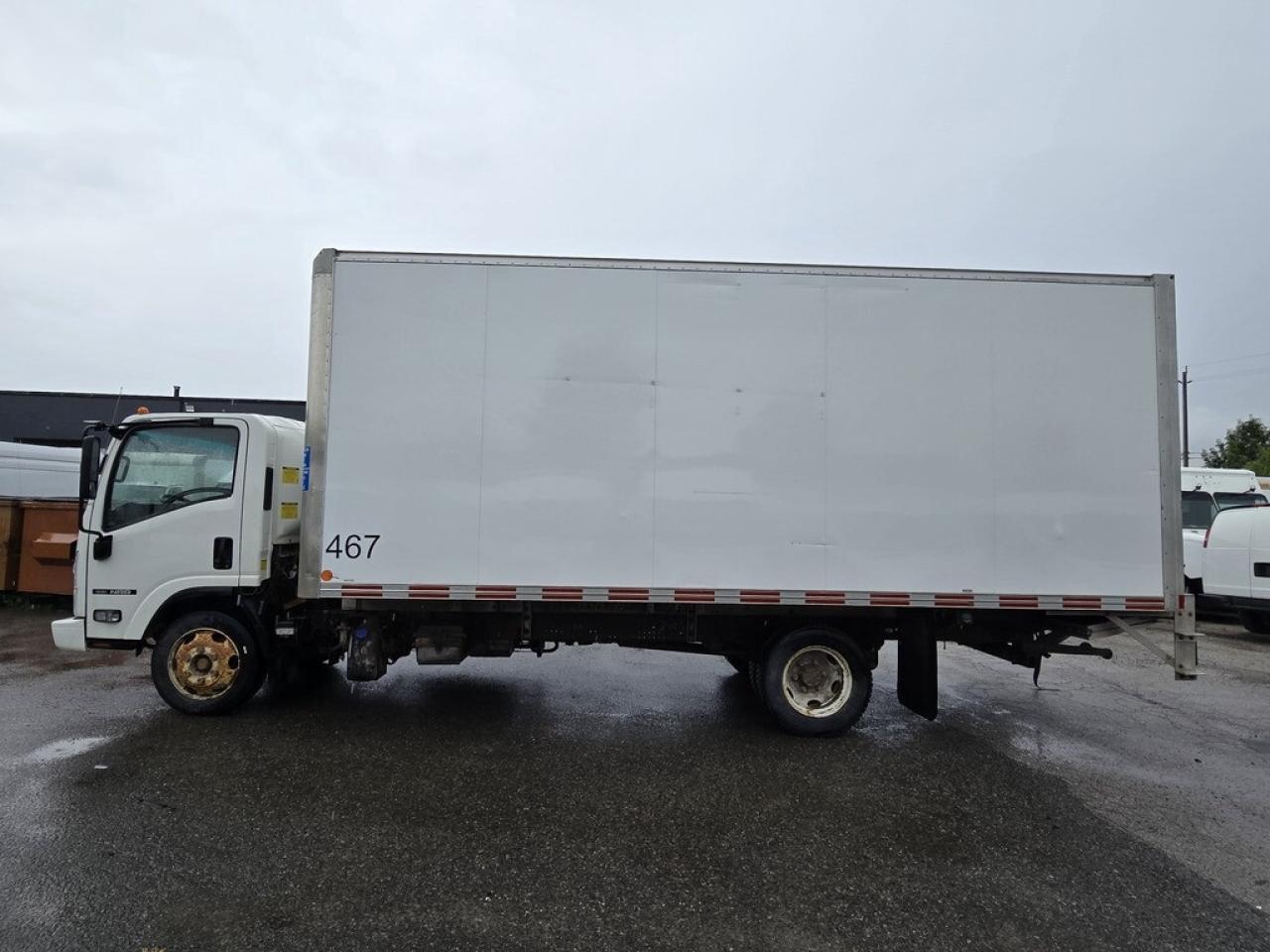 2019 Isuzu NRR NRR 20Ft - Lift Gate - Diesel - 98Wide Box Photo