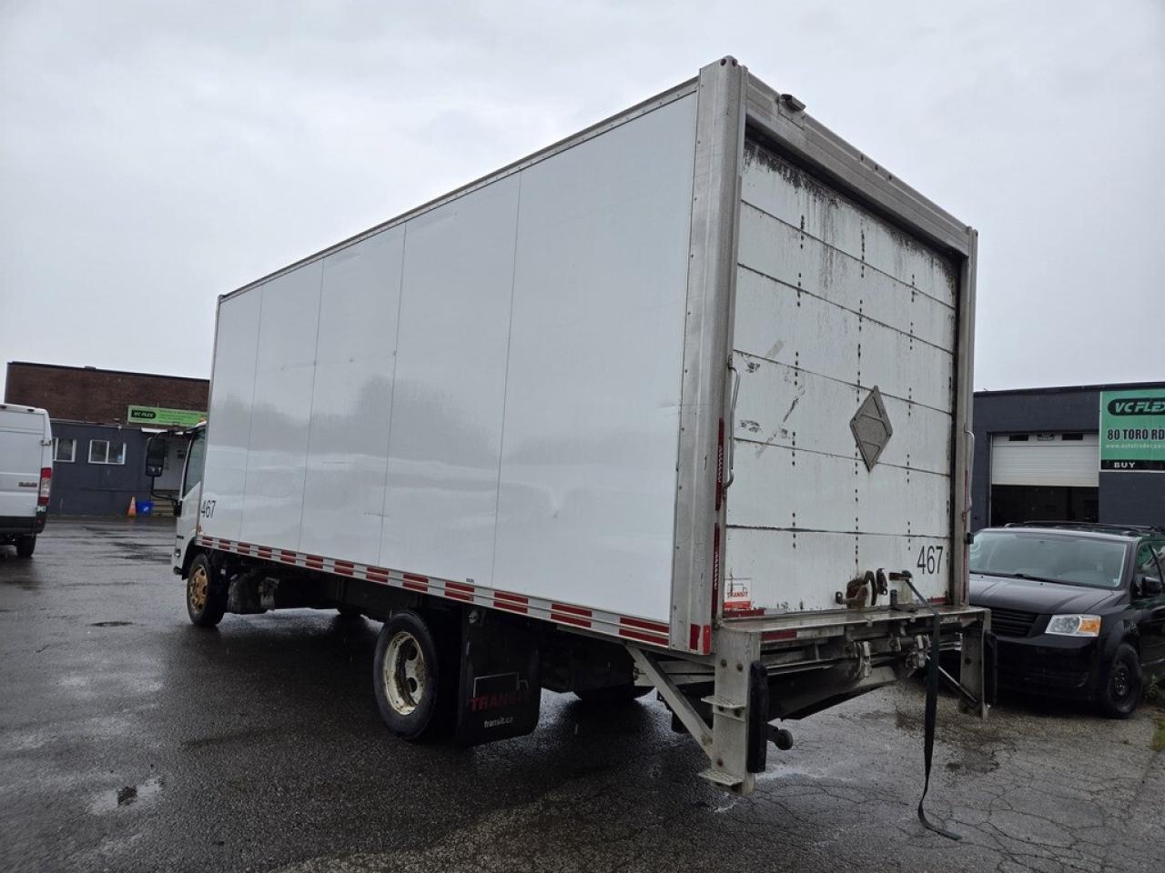 2019 Isuzu NRR NRR 20Ft - Lift Gate - Diesel - 98Wide Box Photo