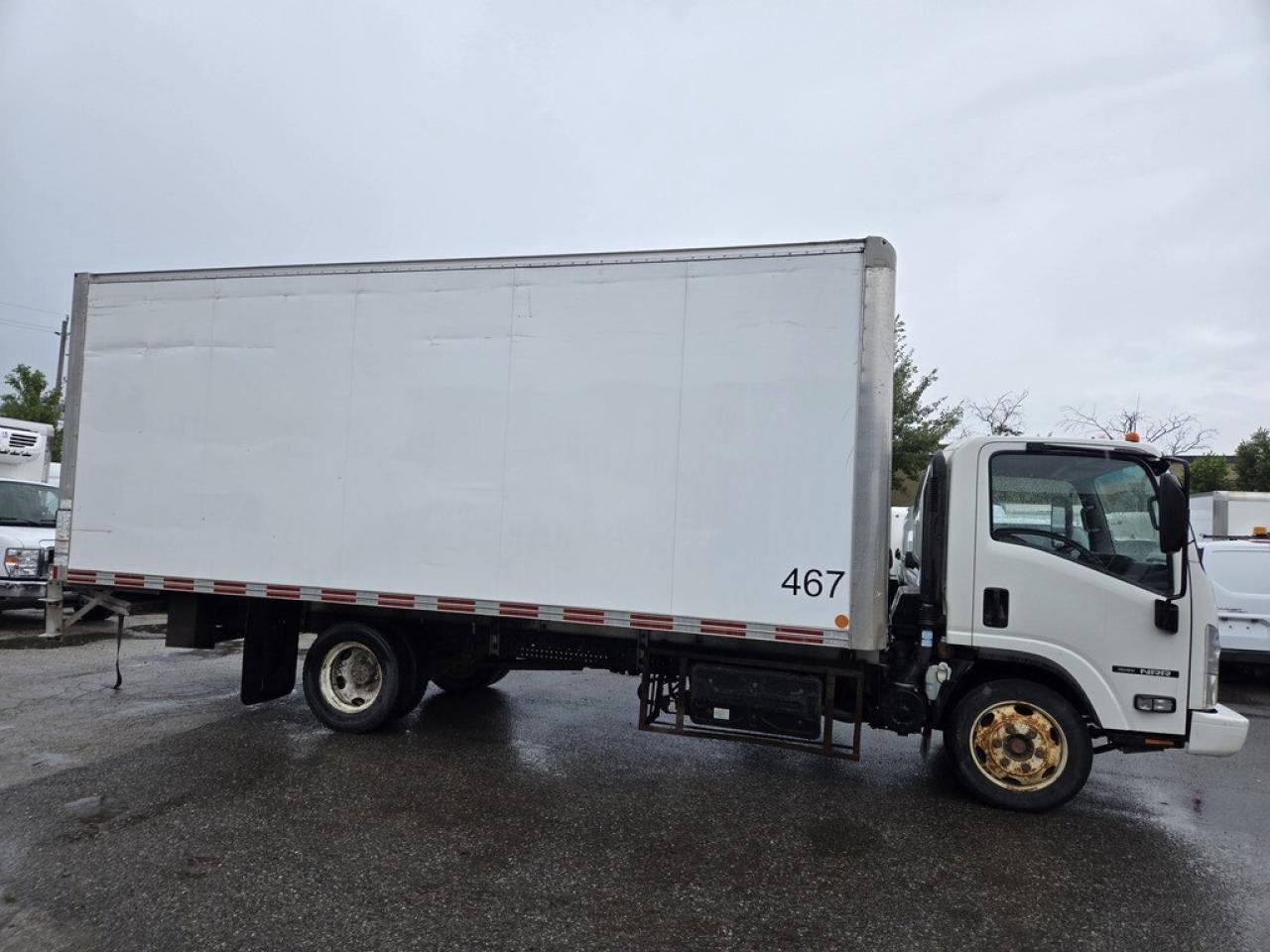 2019 Isuzu NRR NRR 20Ft - Lift Gate - Diesel - 98Wide Box Photo