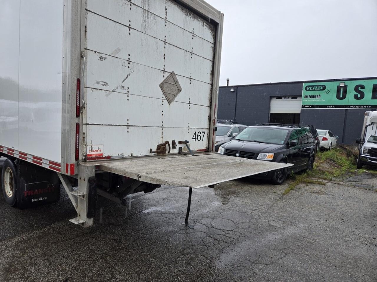 2019 Isuzu NRR NRR 20Ft - Lift Gate - Diesel - 98Wide Box Photo