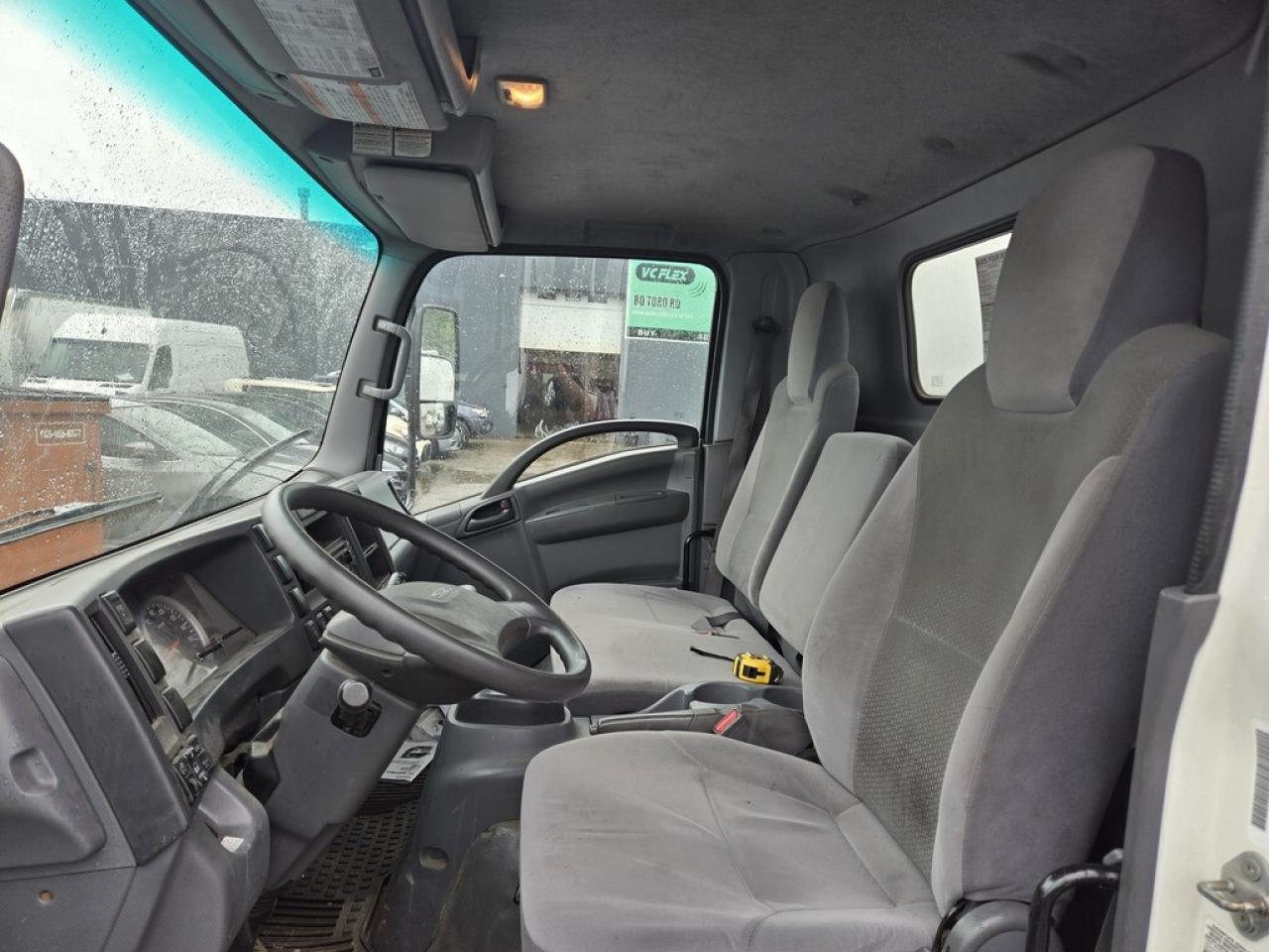 2019 Isuzu NRR NRR 20Ft - Lift Gate - Diesel - 98Wide Box Photo