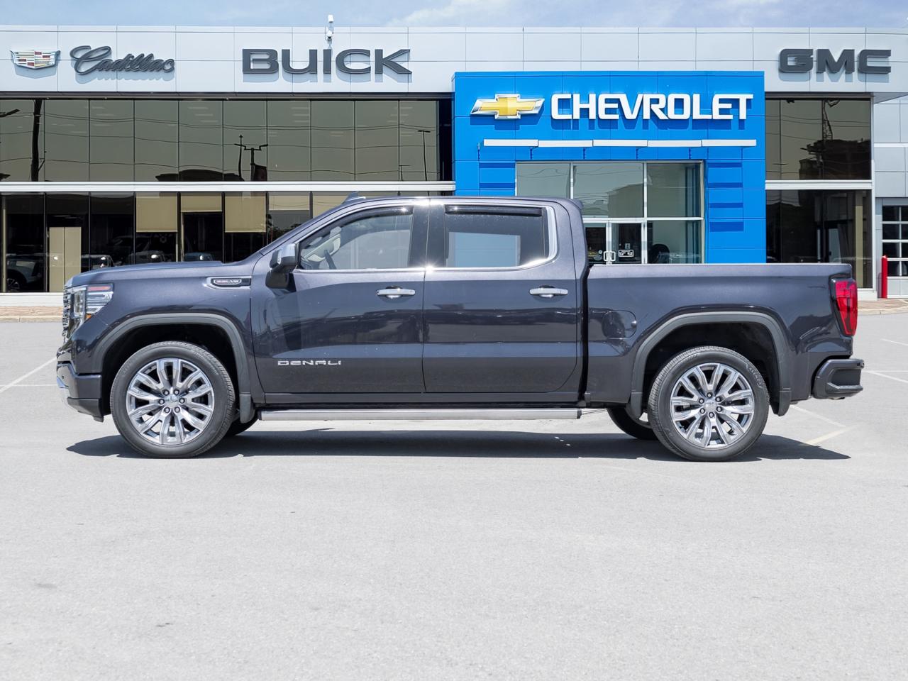 2023 GMC Sierra 1500 One Owner, No Accidents, Reserve Package, 22s,roof Photo