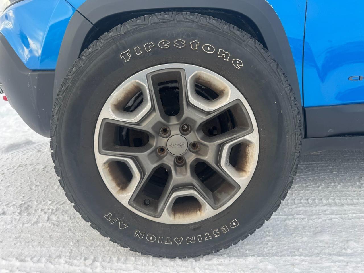 2019 Jeep Cherokee TRAILHAWK   2 SET OF TIRES ON RIMS   HEATED FRONT Photo