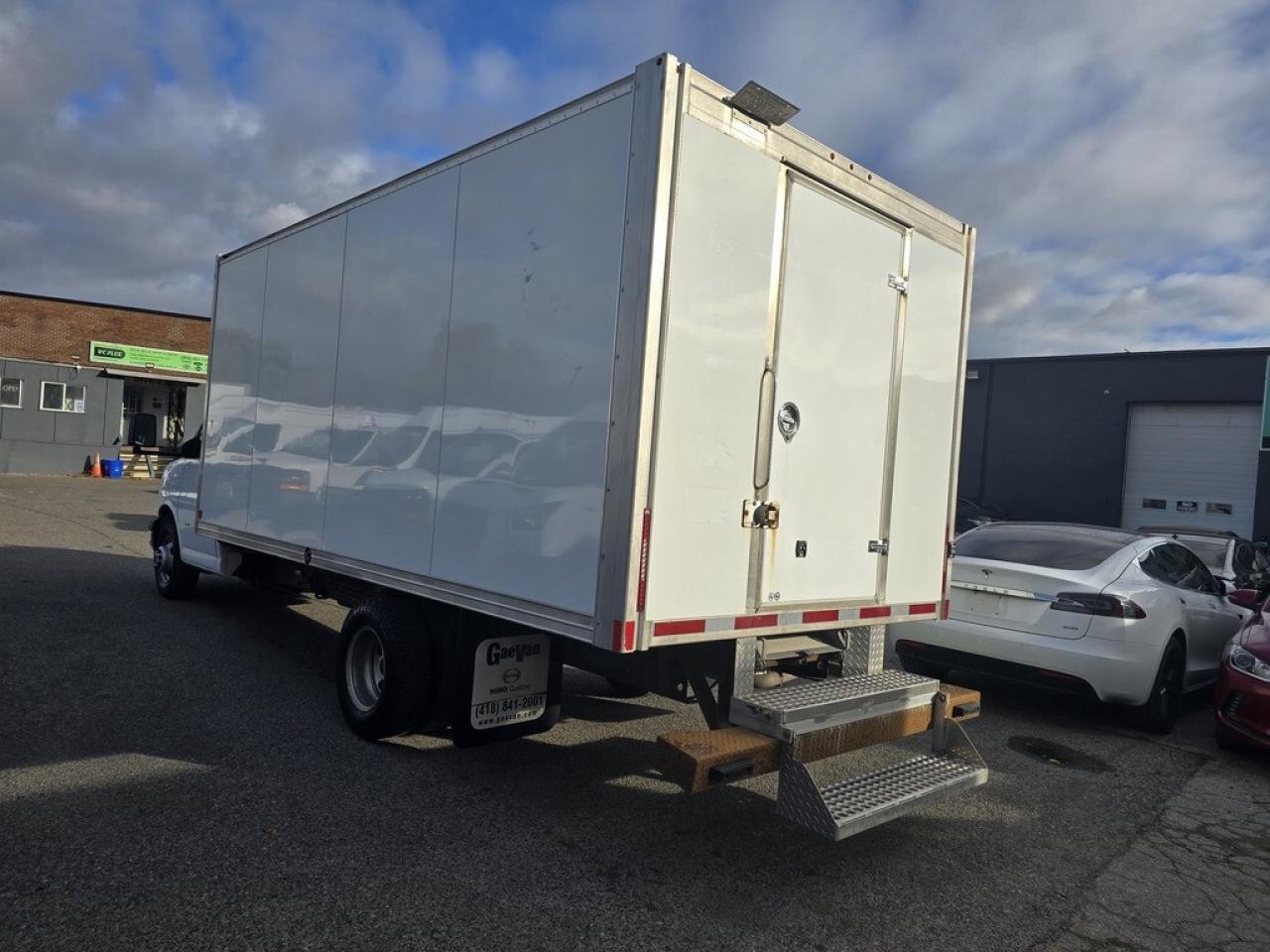 2019 GMC Savana 16Ft Box - V8 Gasoline - Rear Barn Door Photo