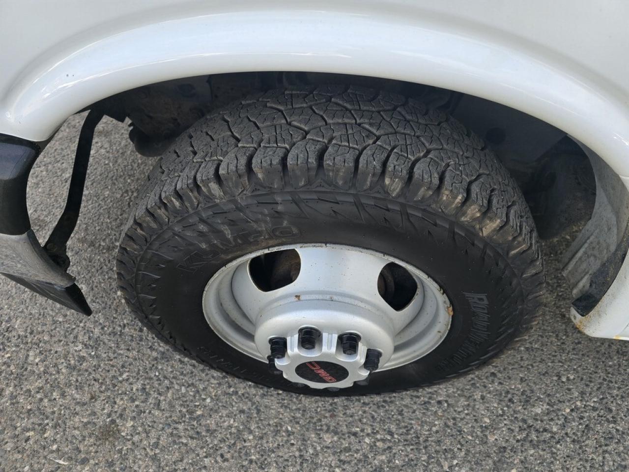 2019 GMC Savana 16Ft Box - V8 Gasoline - Rear Barn Door Photo