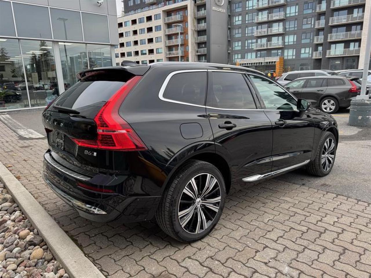 2023 Volvo XC60 B6 AWD Ultimate - Bright Photo
