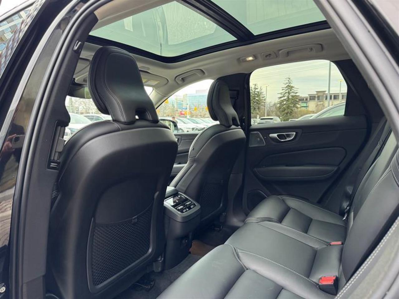 2023 Volvo XC60 B6 AWD Ultimate - Bright Photo