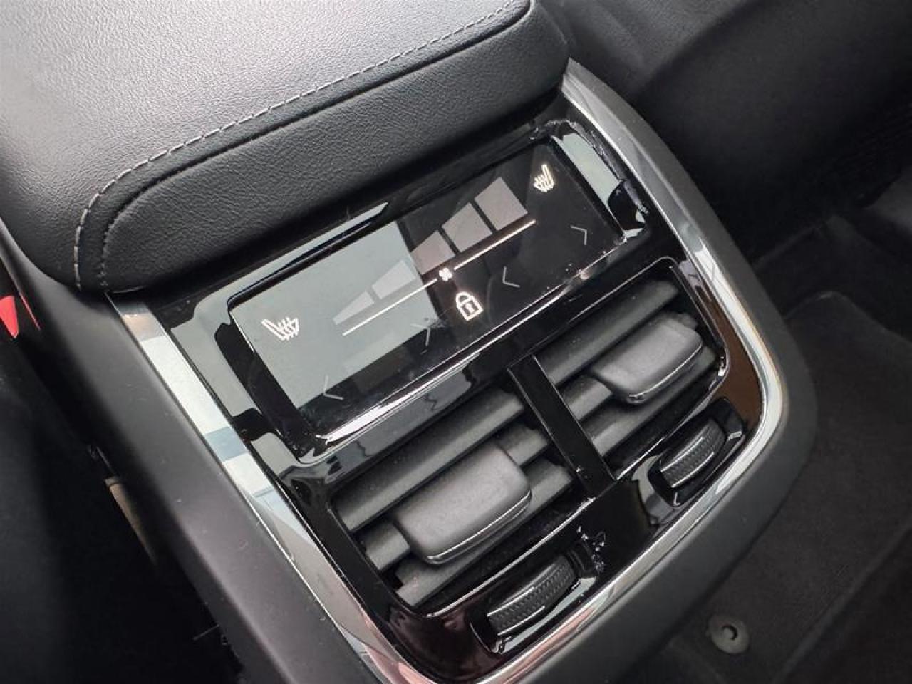 2023 Volvo XC60 B6 AWD Ultimate - Bright Photo