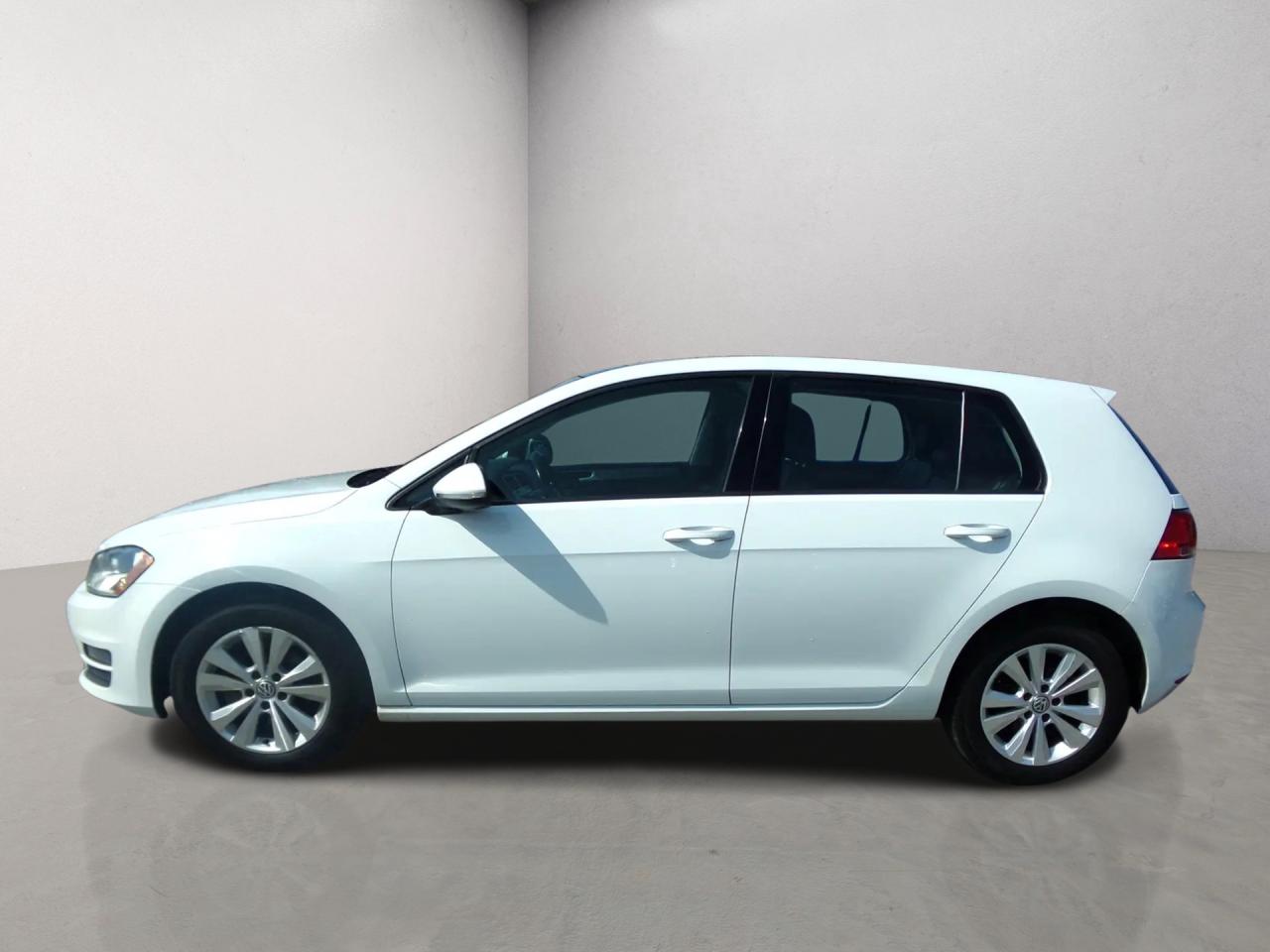 2016 Volkswagen Golf TSI Premium Leather Navi Panoramic Sunroof Photo