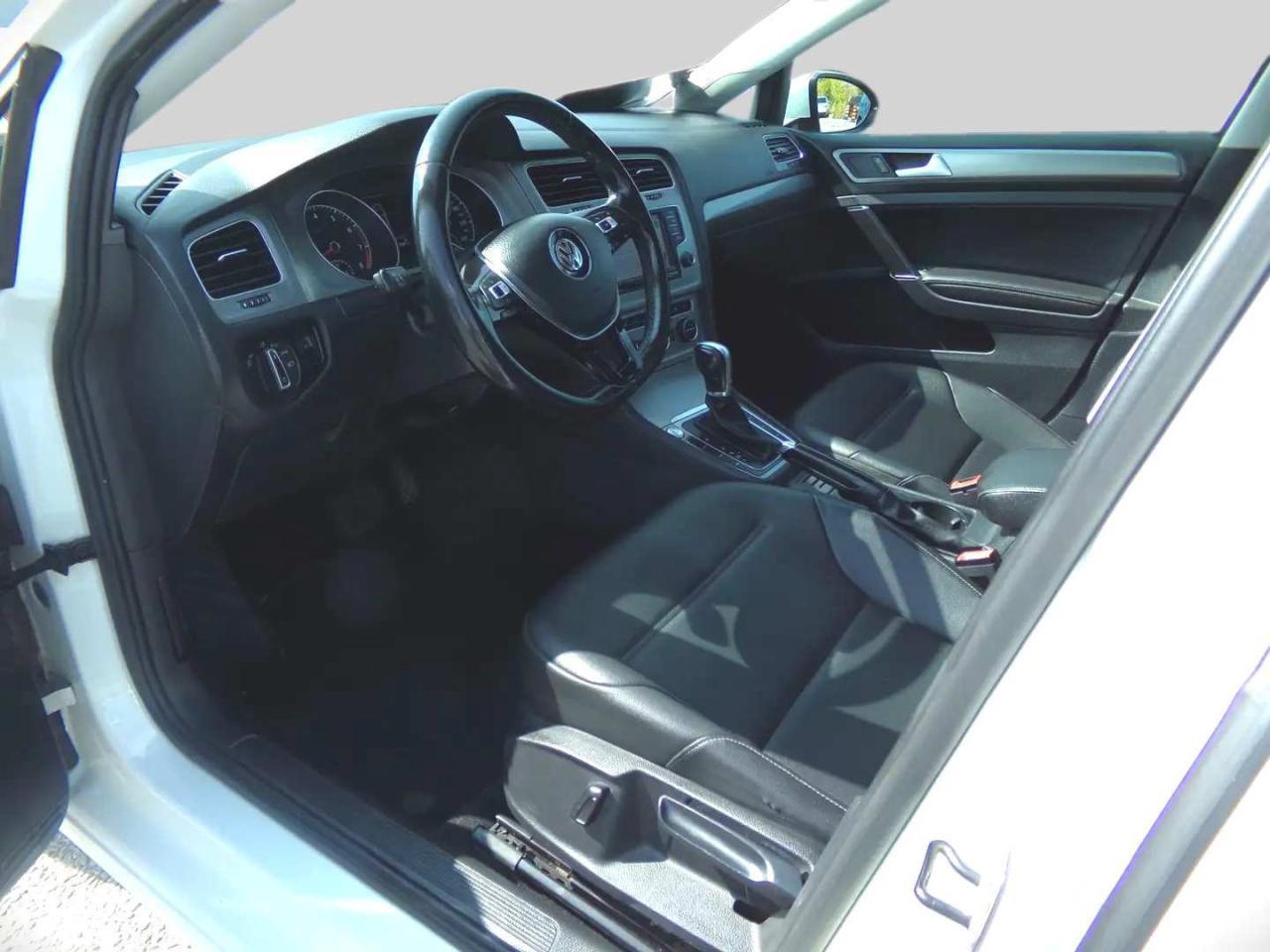 2016 Volkswagen Golf TSI Premium Leather Navi Panoramic Sunroof Photo