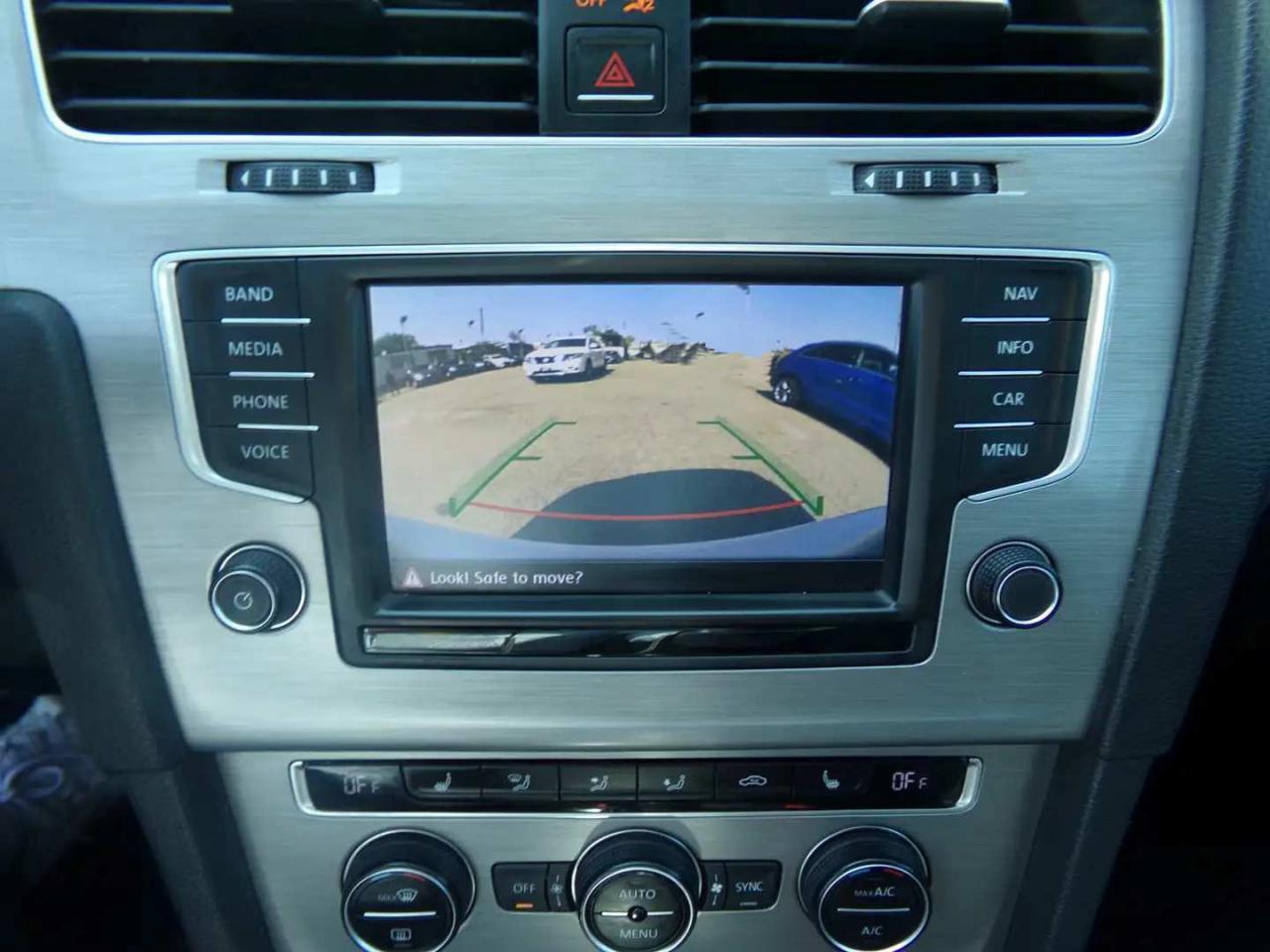 2016 Volkswagen Golf TSI Premium Leather Navi Panoramic Sunroof Photo