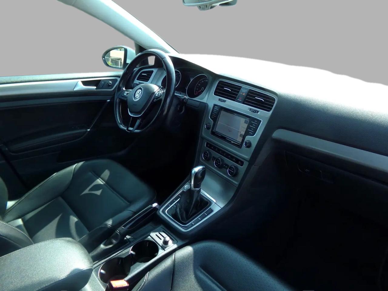 2016 Volkswagen Golf TSI Premium Leather Navi Panoramic Sunroof Photo