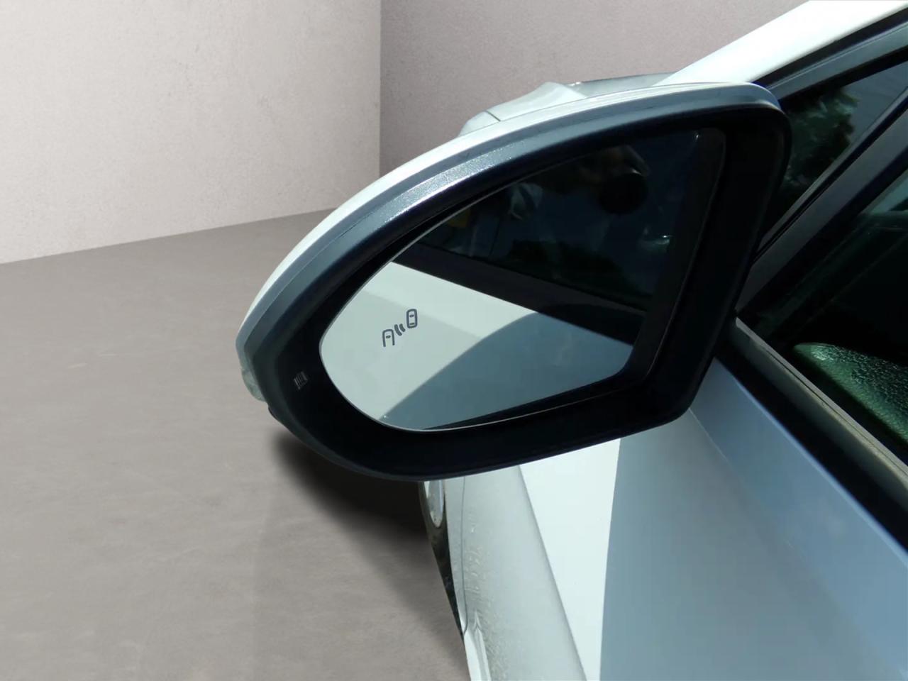 2016 Volkswagen Golf TSI Premium Leather Navi Panoramic Sunroof Photo