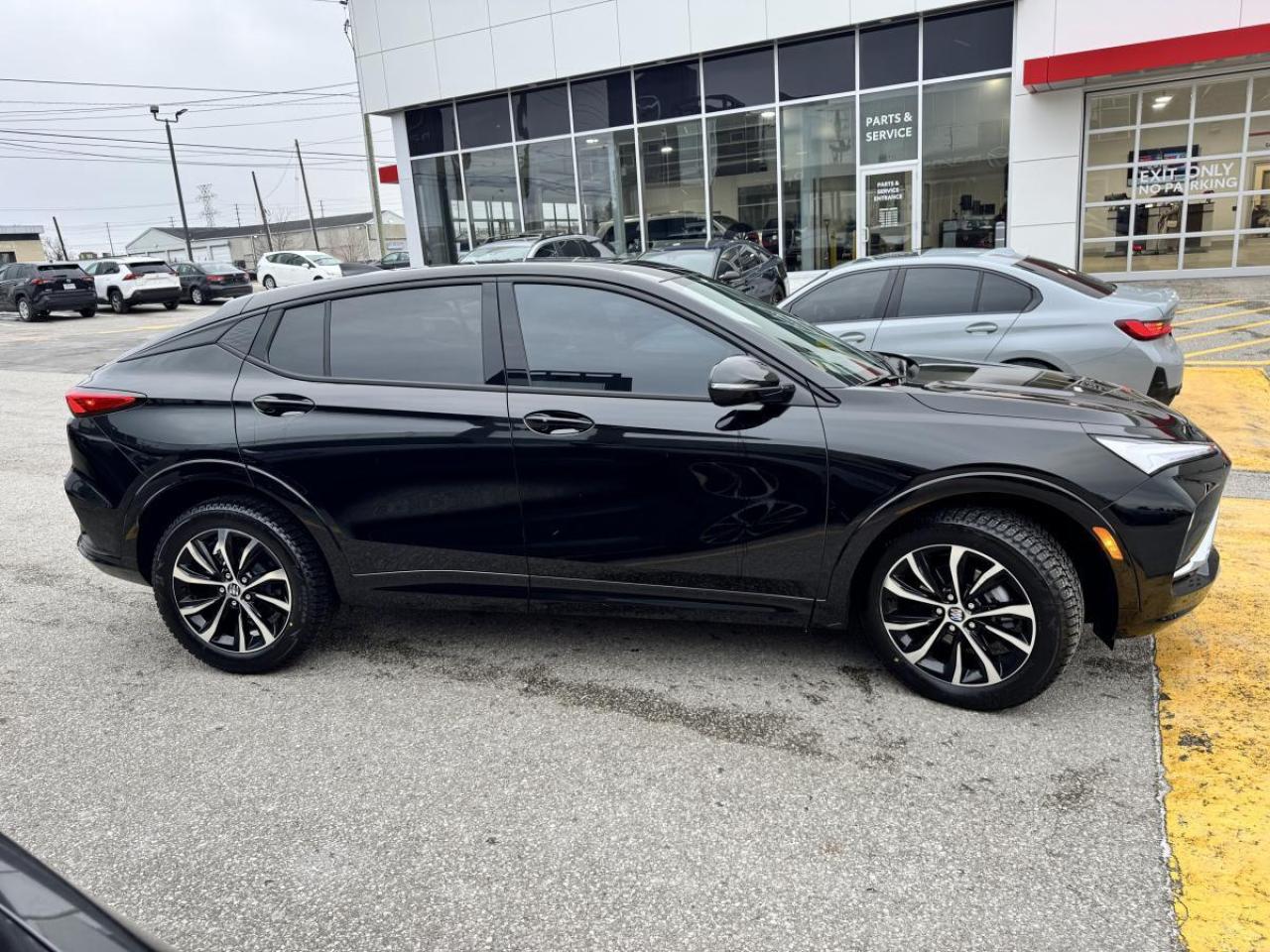 2024 Buick Envista SPORT TOURING/ TWO SETS OF TIRES/ ONLY 4K/MUST SEE Photo