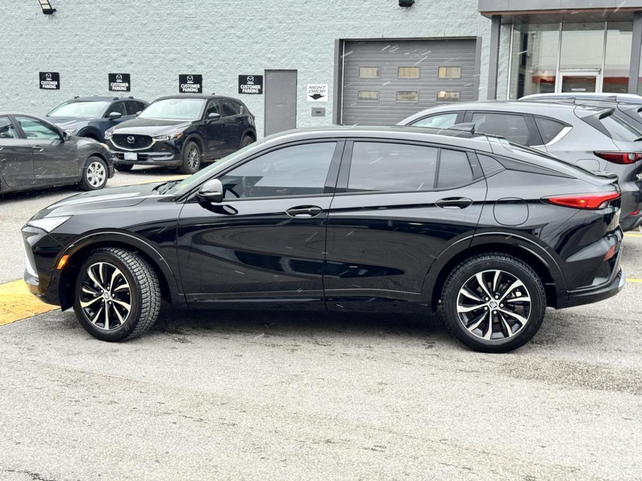 2024 Buick Envista SPORT TOURING/ TWO SETS OF TIRES/ ONLY 4K/MUST SEE Photo