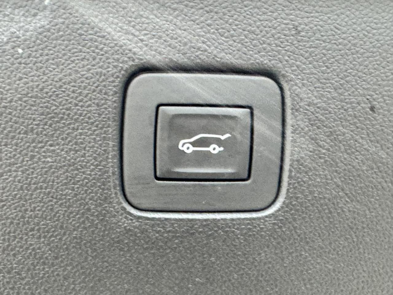 2024 Buick Envista SPORT TOURING/ TWO SETS OF TIRES/ ONLY 4K/MUST SEE Photo