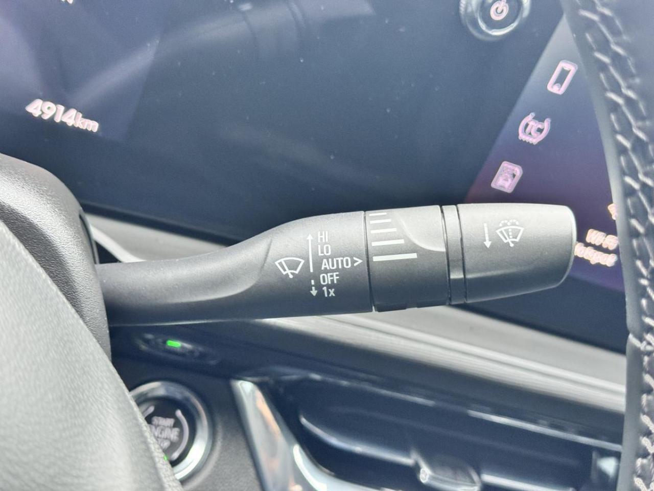 2024 Buick Envista SPORT TOURING/ TWO SETS OF TIRES/ ONLY 4K/MUST SEE Photo