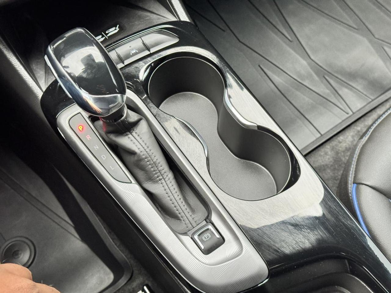 2024 Buick Envista SPORT TOURING/ TWO SETS OF TIRES/ ONLY 4K/MUST SEE Photo