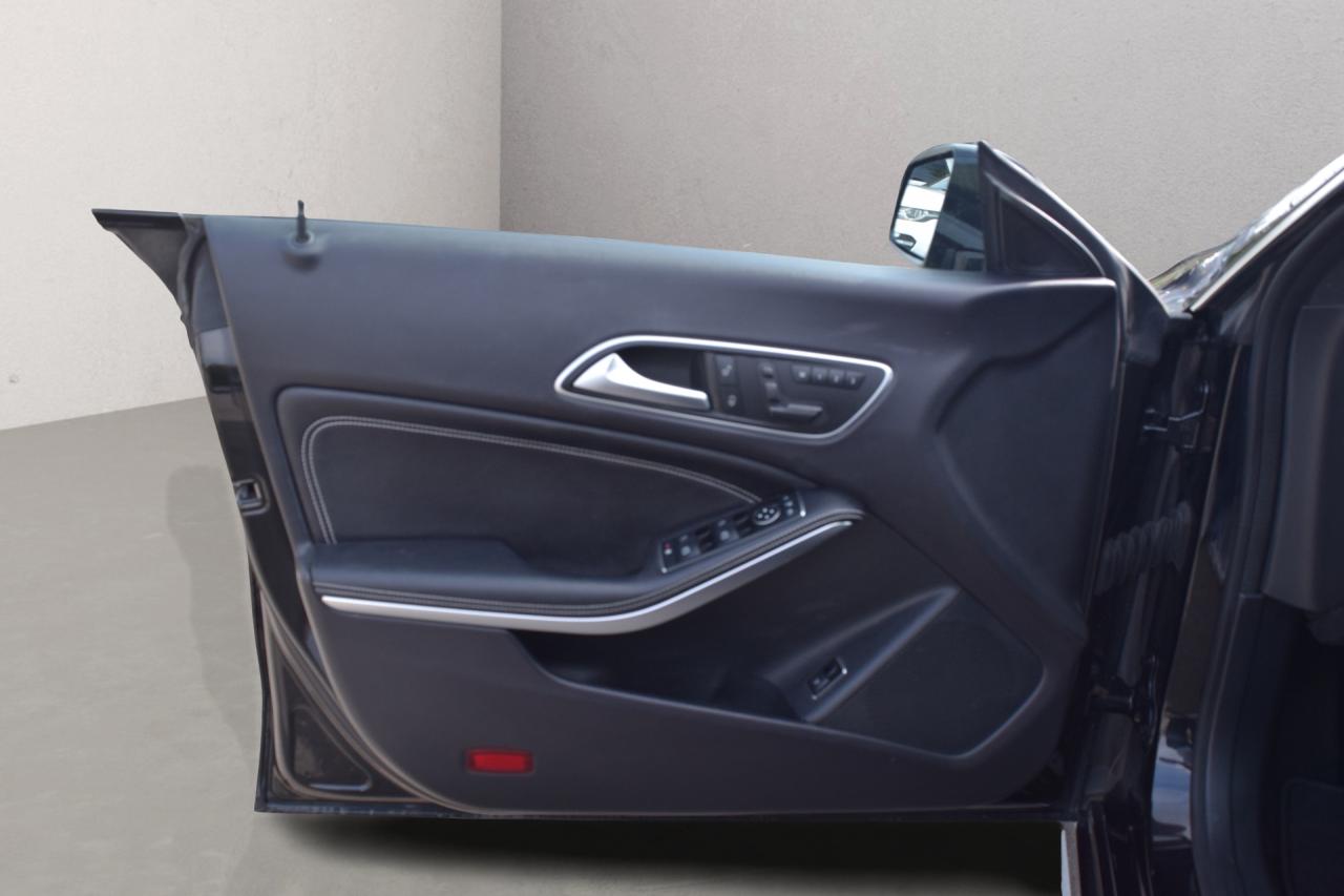 2015 Mercedes-Benz CLA-Class CLA250 4MATIC Navi Panoramic Sunroof Photo