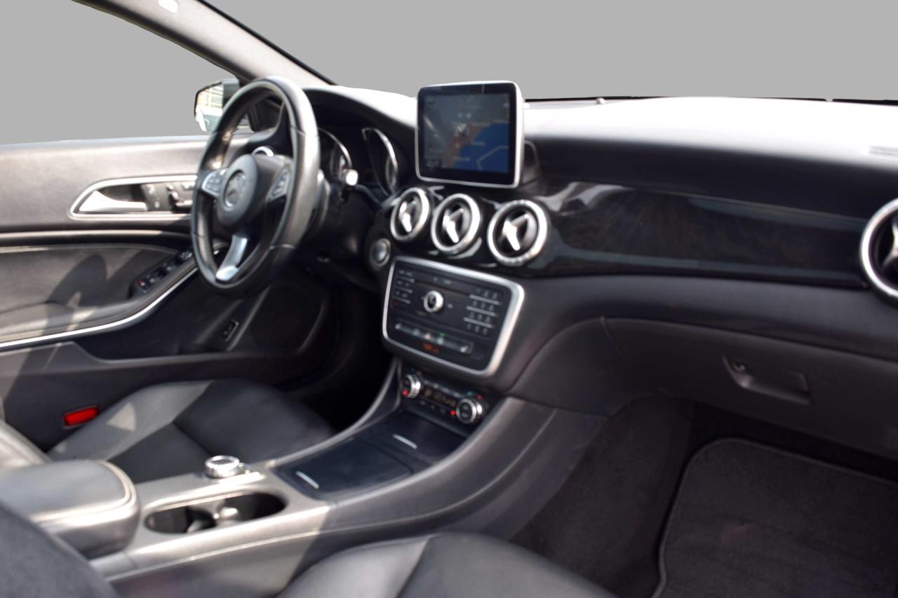 2015 Mercedes-Benz CLA-Class CLA250 4MATIC Navi Panoramic Sunroof Photo