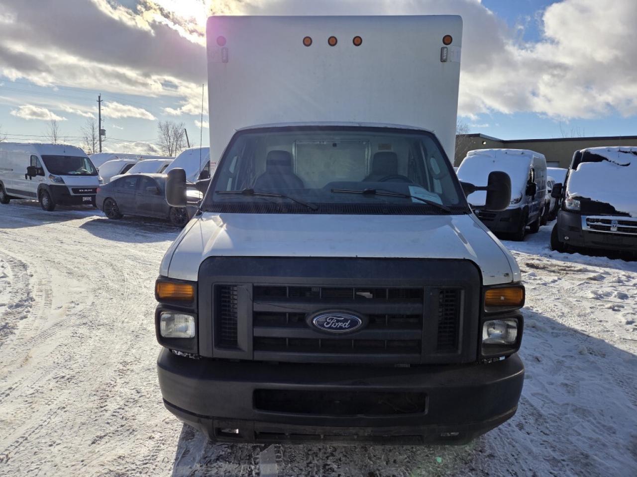 2017 Ford E-450 16Ft Box - Ramp - Gasoline - Tow Package Photo3