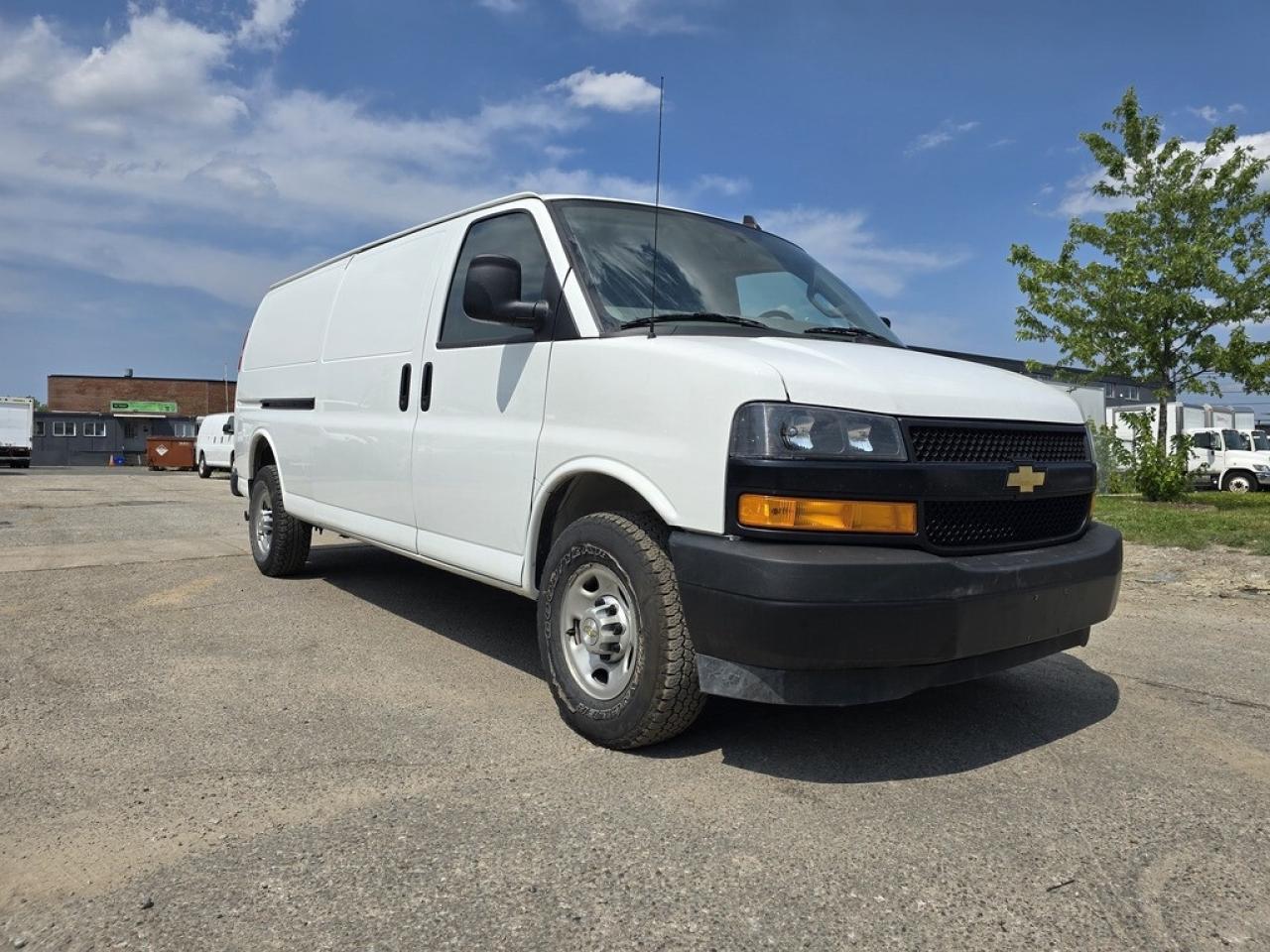 2023 Chevrolet Express 155WB EXTENDED - V6 Gas - Cruise/Btooth/REVERSE CA Photo