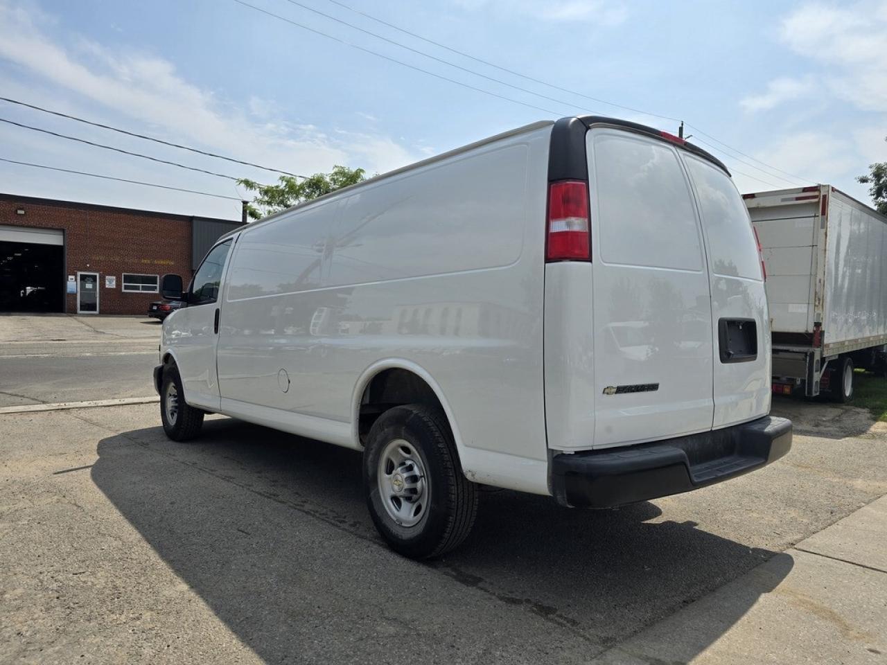 2023 Chevrolet Express 155WB EXTENDED - V6 Gas - Cruise/Btooth/REVERSE CA Photo