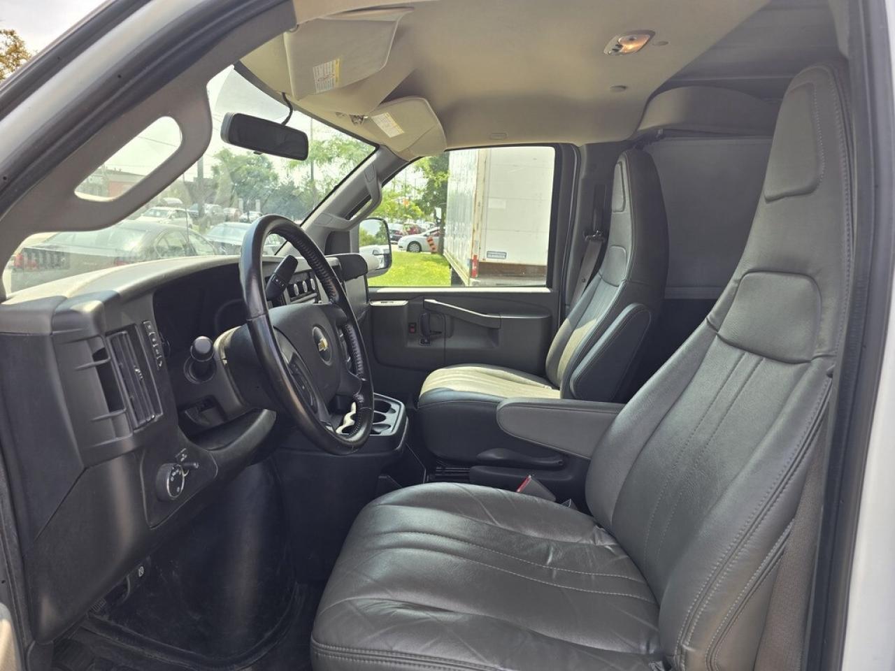 2023 Chevrolet Express 155WB EXTENDED - V6 Gas - Cruise/Btooth/REVERSE CA Photo