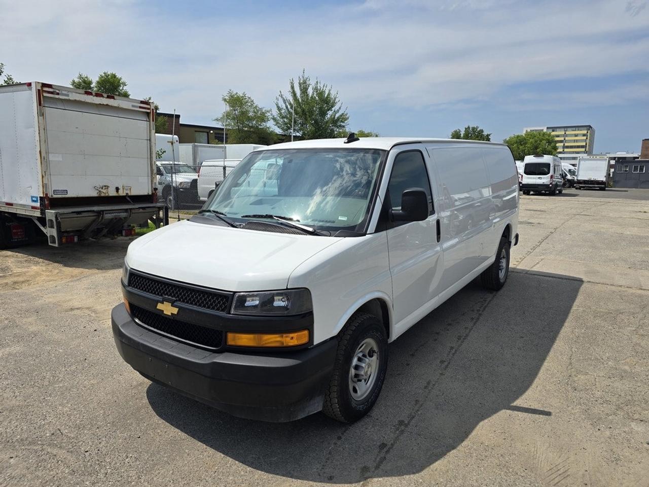 2023 Chevrolet Express 155WB EXTENDED - V6 Gas - Cruise/Btooth/REVERSE CA Photo