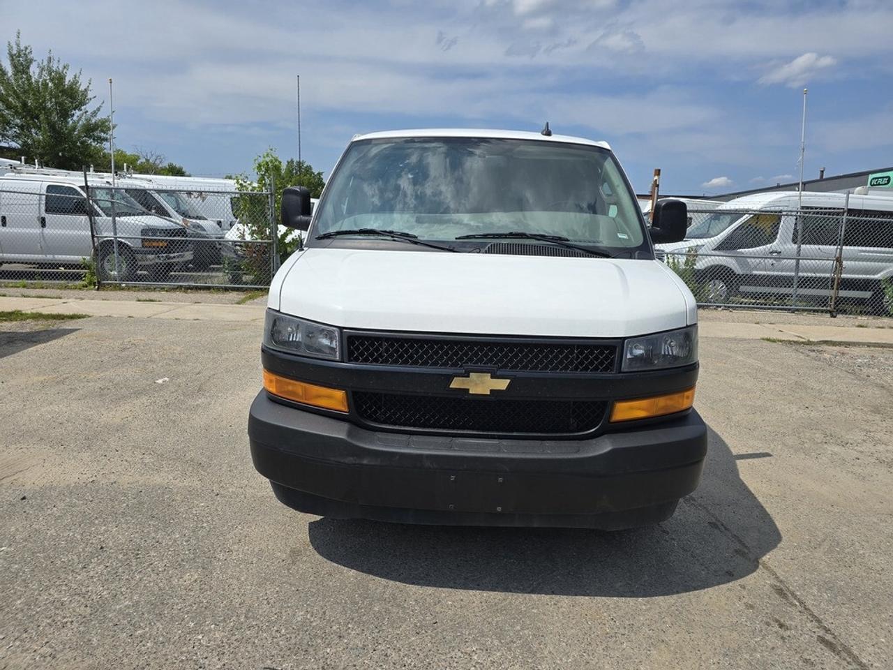2023 Chevrolet Express 155WB EXTENDED - V6 Gas - Cruise/Btooth/REVERSE CA Photo