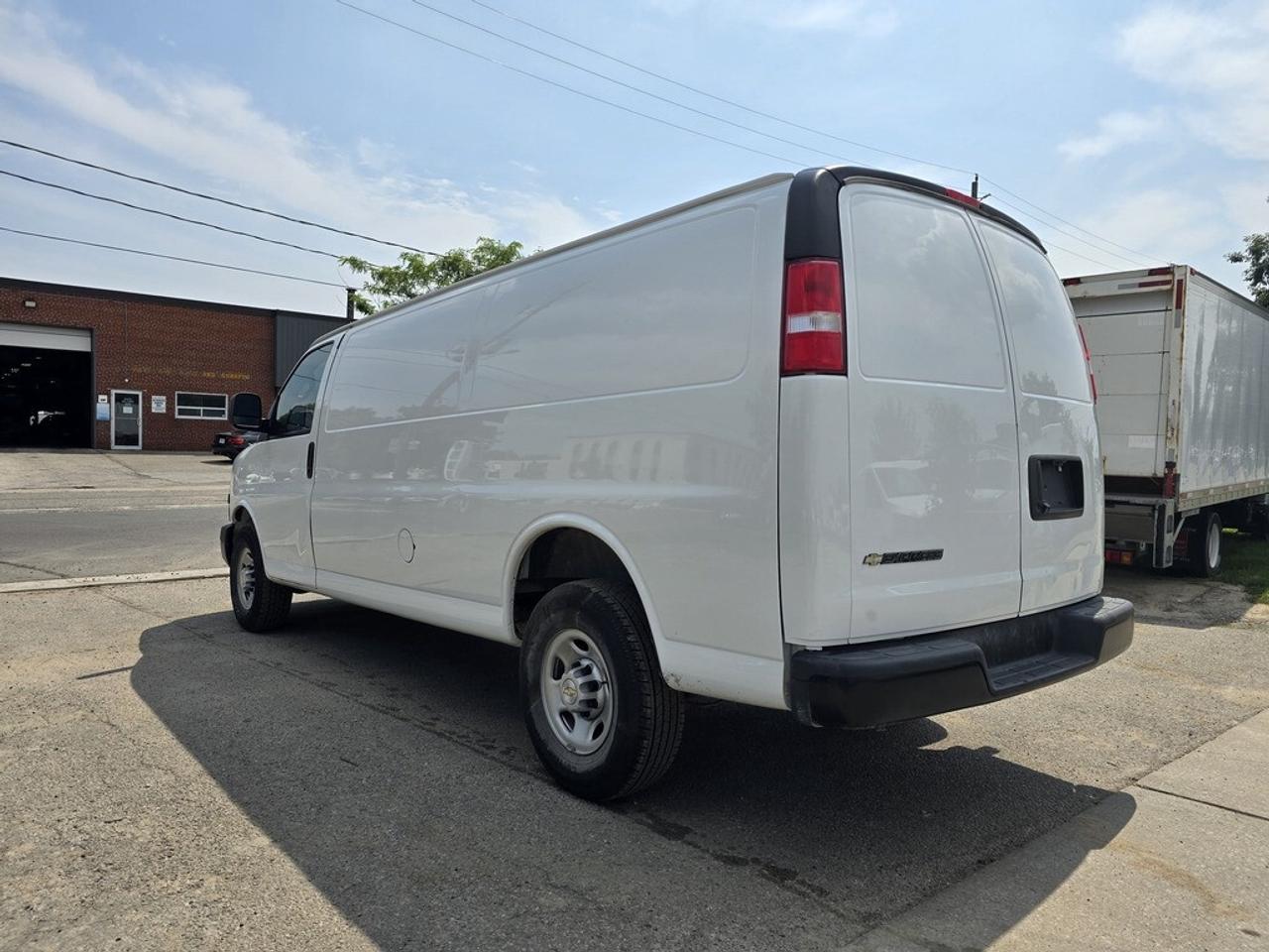 2023 Chevrolet Express 155WB EXTENDED - V6 Gas - Cruise/Btooth/REVERSE CA Photo