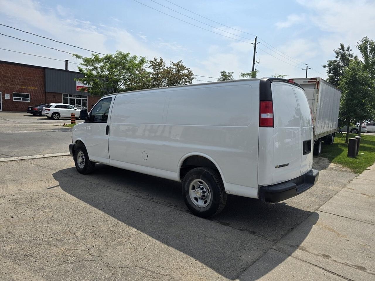 2023 Chevrolet Express 155WB EXTENDED - V6 Gas - Cruise/Btooth/REVERSE CA Photo