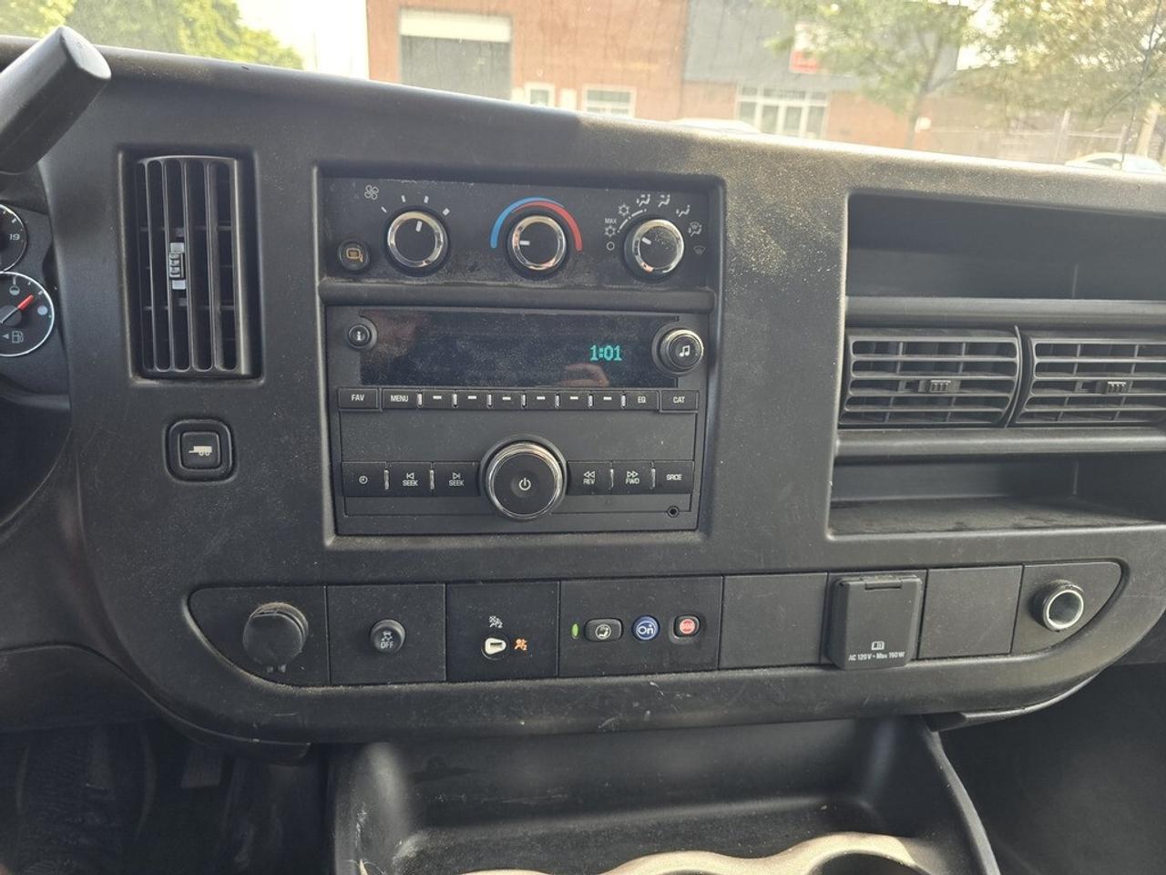 2023 Chevrolet Express 155WB EXTENDED - V6 Gas - Cruise/Btooth/REVERSE CA Photo