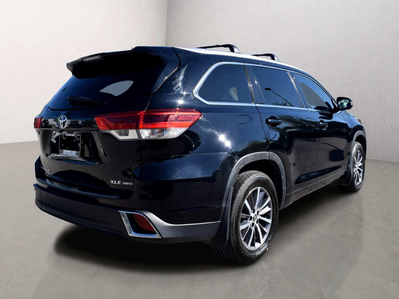 2018 Toyota Highlander XLE LEATHER NAVI SUNROOF Photo