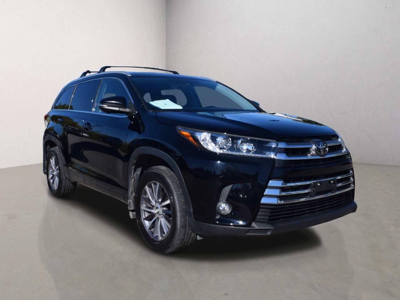 2018 Toyota Highlander XLE LEATHER NAVI SUNROOF Photo2