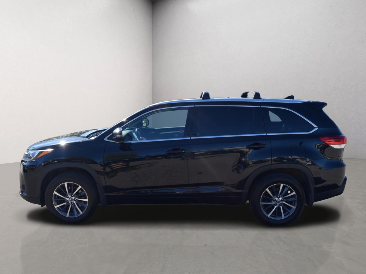 2018 Toyota Highlander XLE LEATHER NAVI SUNROOF Photo