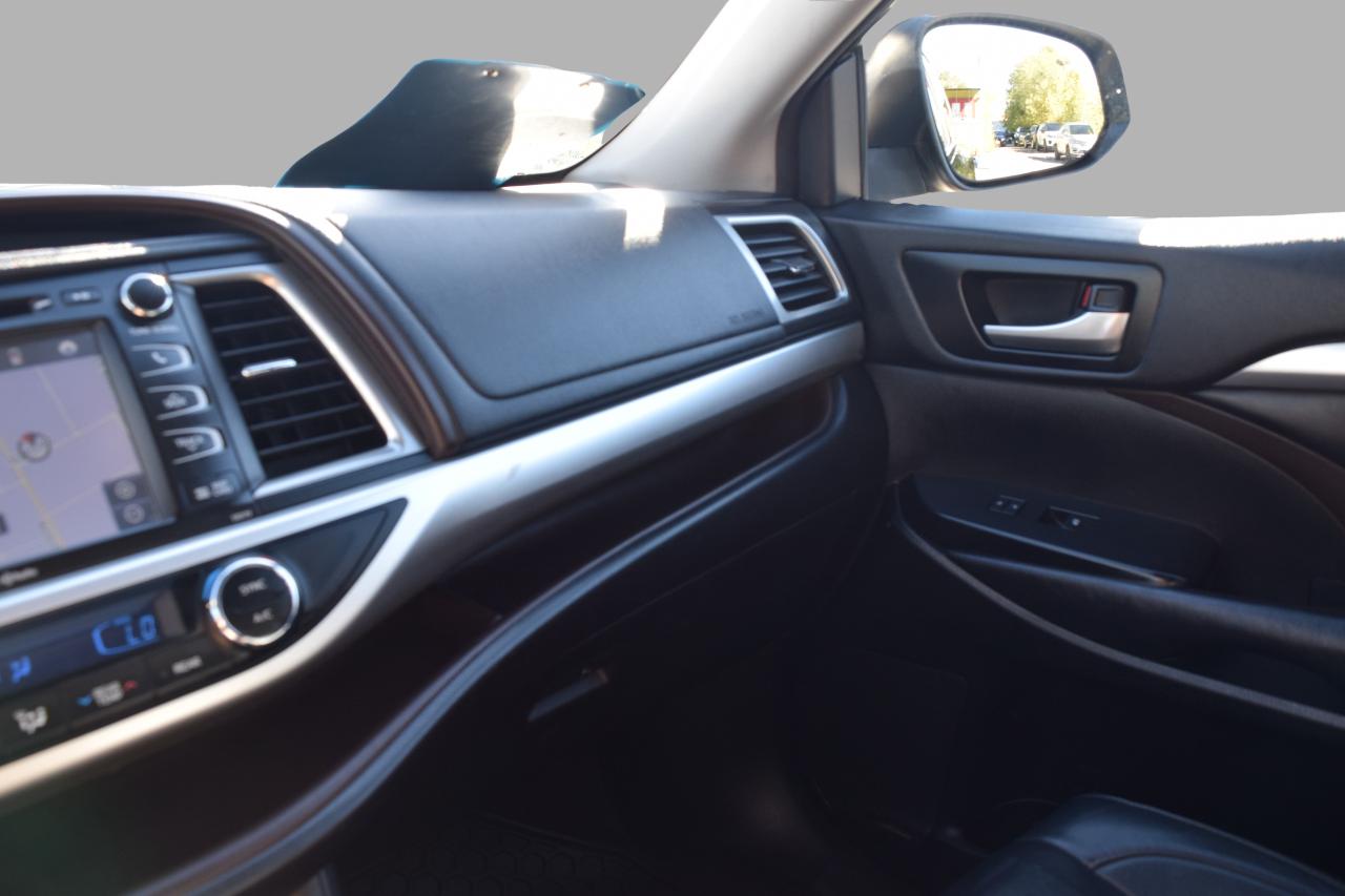 2018 Toyota Highlander XLE LEATHER NAVI SUNROOF Photo