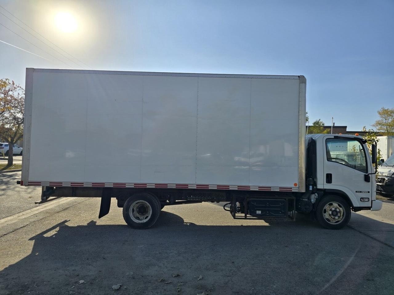 2020 Isuzu NRR DSL REG AT NRR - 20Ft Box + Ramp - Diesel - Certified Photo