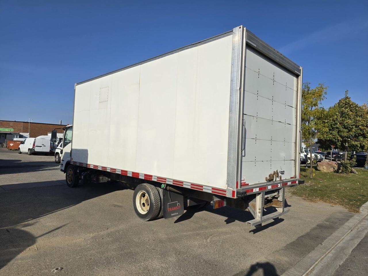 2020 Isuzu NRR DSL REG AT NRR - 20Ft Box + Ramp - Diesel - Certified Photo