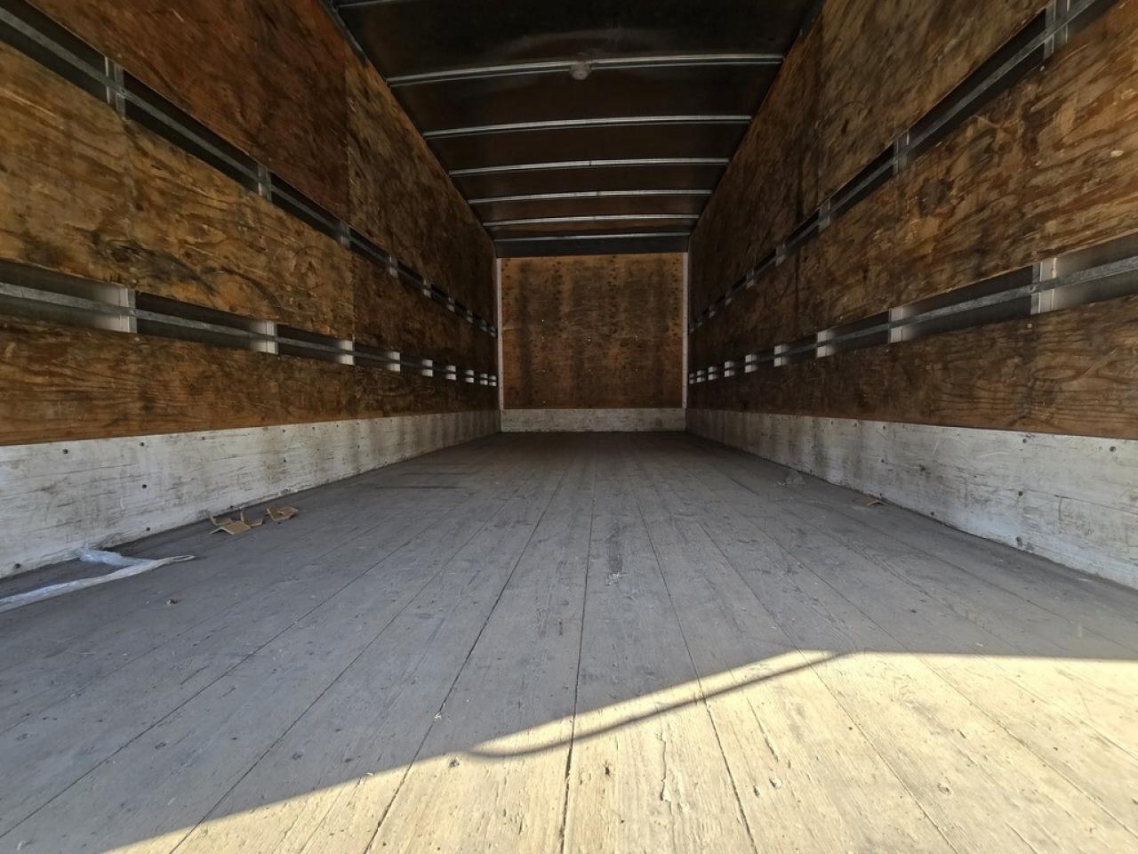 2020 Isuzu NRR DSL REG AT NRR - 20Ft Box + Ramp - Diesel - Certified Photo