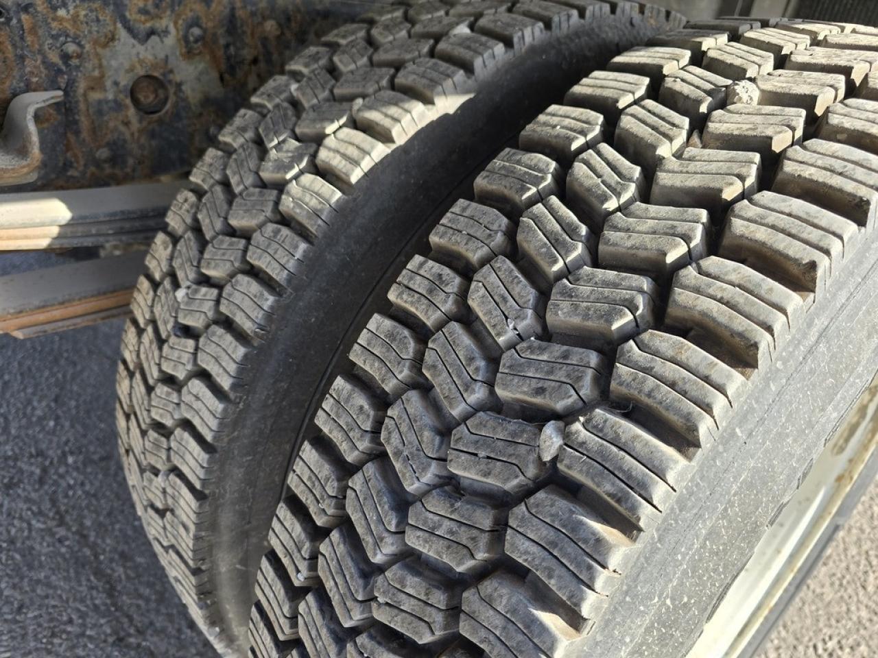 2020 Isuzu NRR DSL REG AT NRR - 20Ft Box + Ramp - Diesel - Certified Photo