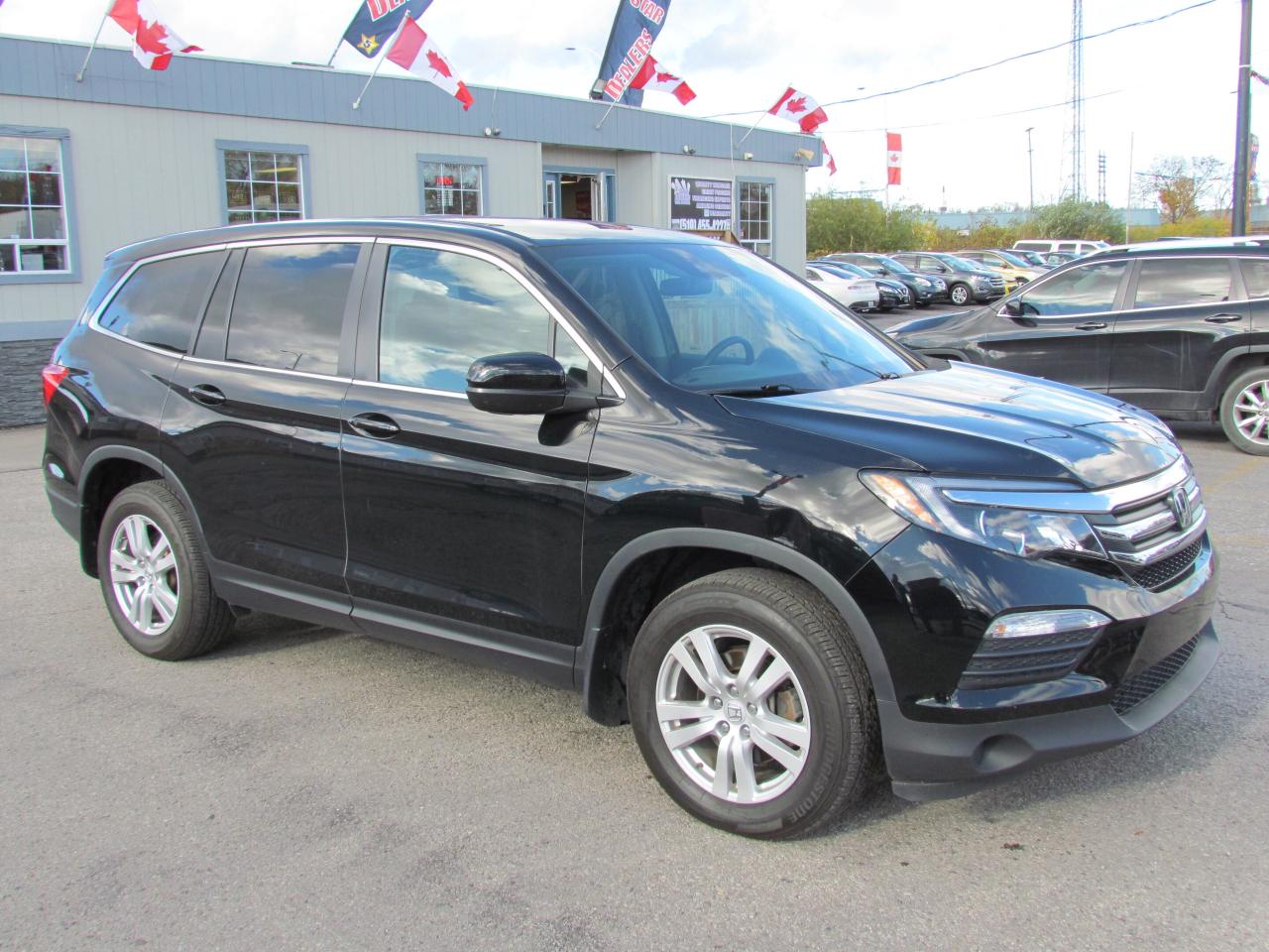2017 Honda Pilot AWD LX 8 PASS HEATED SEATS WE FINANCE ALL CREDIT! Photo4